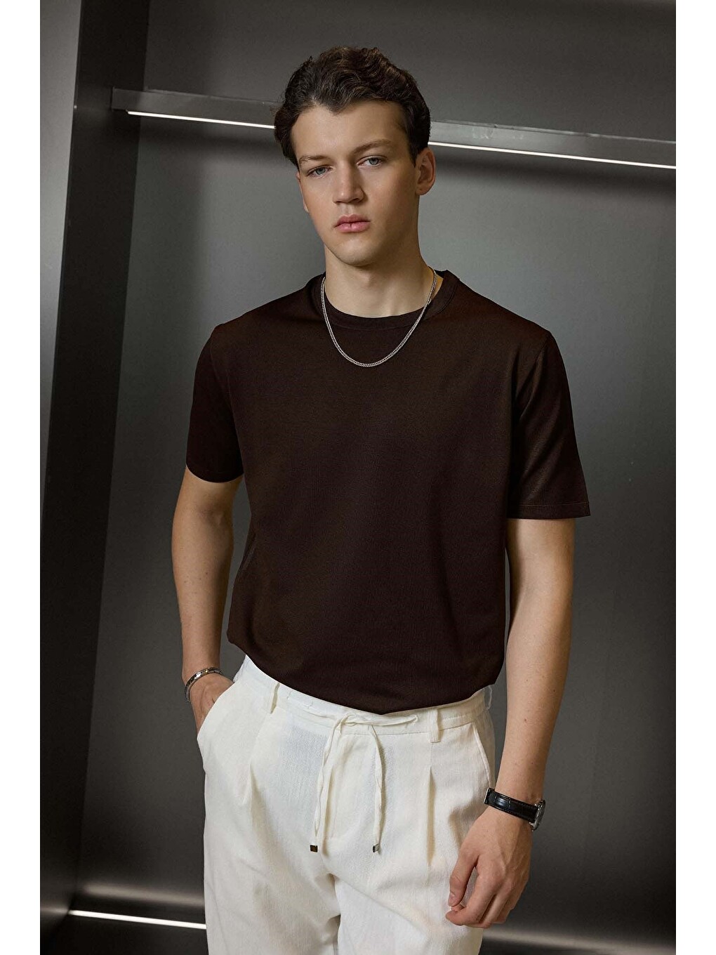Erkek Slim Fit Triko Bisiklet Yaka Basic T-shirt Kahverengi-3