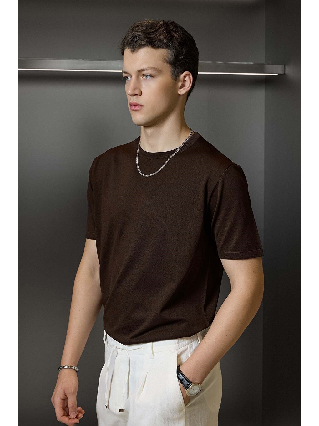 Erkek Slim Fit Triko Bisiklet Yaka Basic T-shirt Kahverengi-4