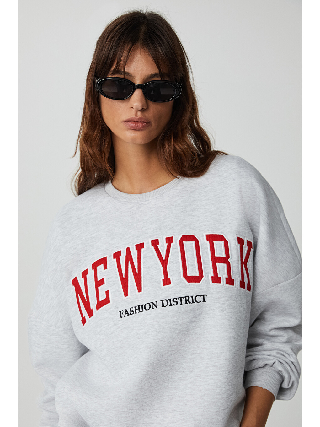 Jordın Kadın Uzun Kollu Yuvarlak Yaka Önü Aplike Nakışlı Düşük Omuz Oversize Gri Melanj Sweatshirt-1