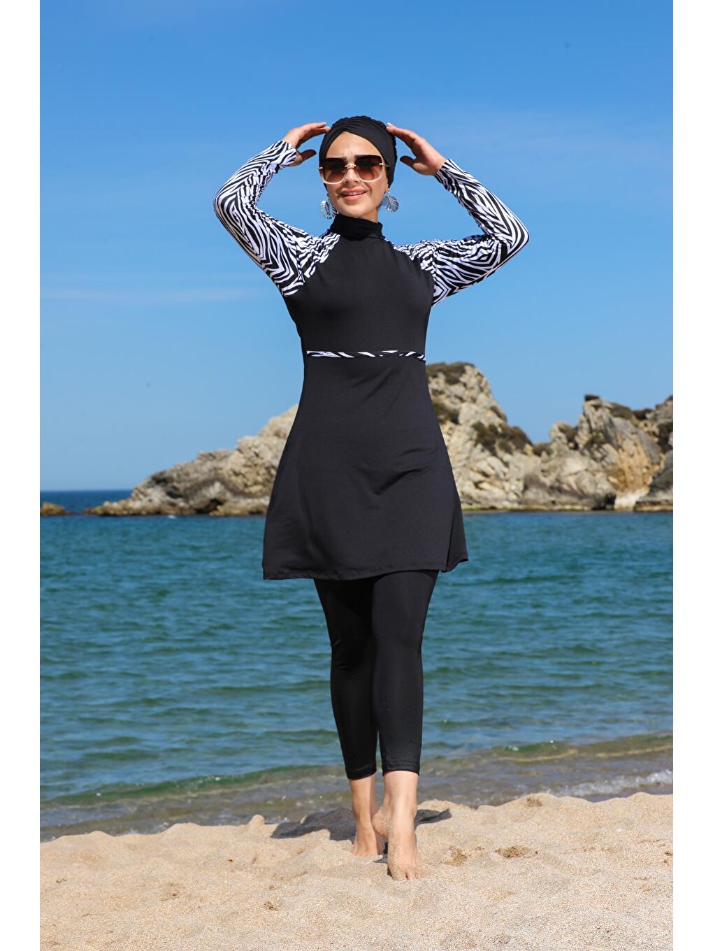 Siyah Zebra Desenli Taytlı Kapalı Tesettür Mayo 2210-1