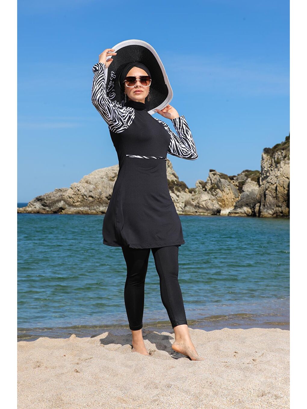 Siyah Zebra Desenli Taytlı Kapalı Tesettür Mayo 2210-2