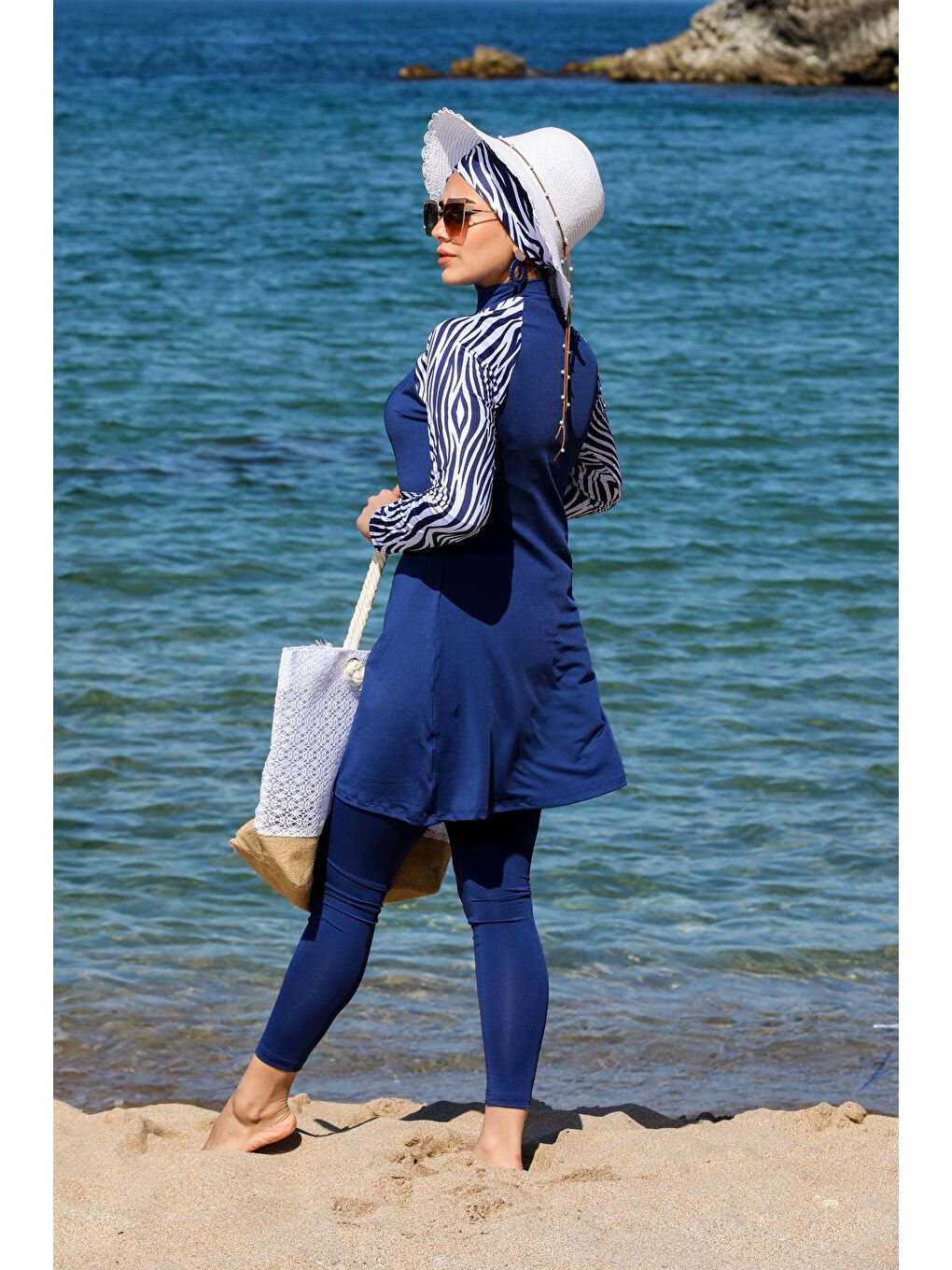 Lacivert Zebra Desenli Taytlı Kapalı Tesettür Mayo 2210-2