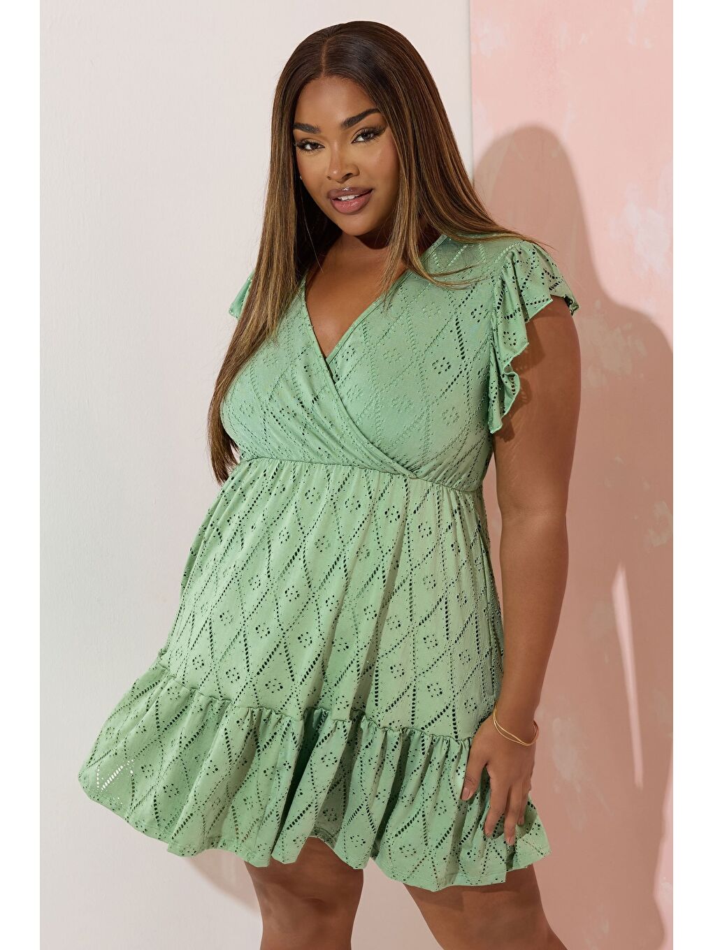 Yeşil Büyük Beden V Yaka Sıfır Kol Dantel Desenli Kolları Fırfırlı Astarlı Elbise 304145-1