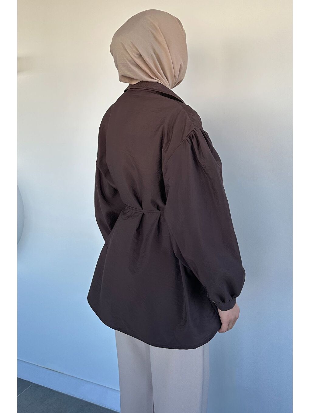 Kahverengi Balon Kol Bel Bağlamalı Gömlek Tunik-5