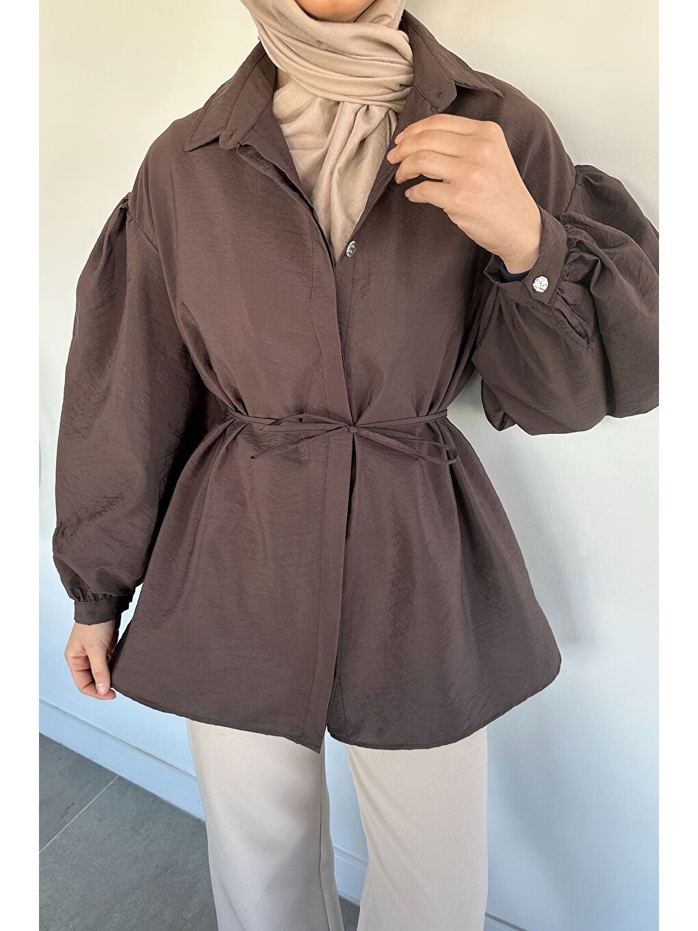 Kahverengi Balon Kol Bel Bağlamalı Gömlek Tunik-6