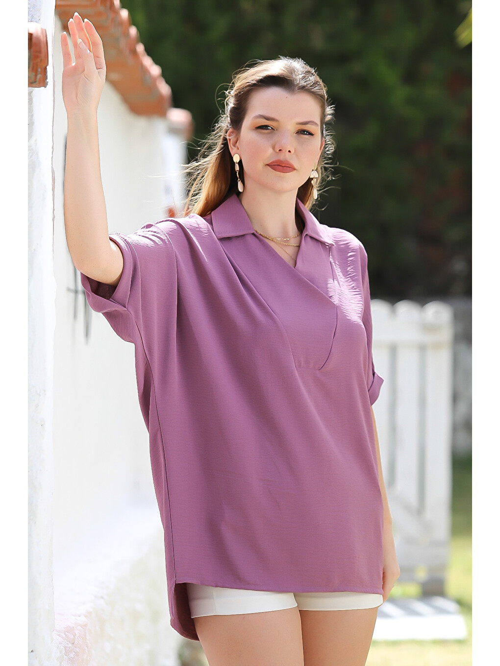 Mürdüm Rengi Gömlek Yaka Kısa Kol Arkası Uzun Dokuma Casual Bluz-3