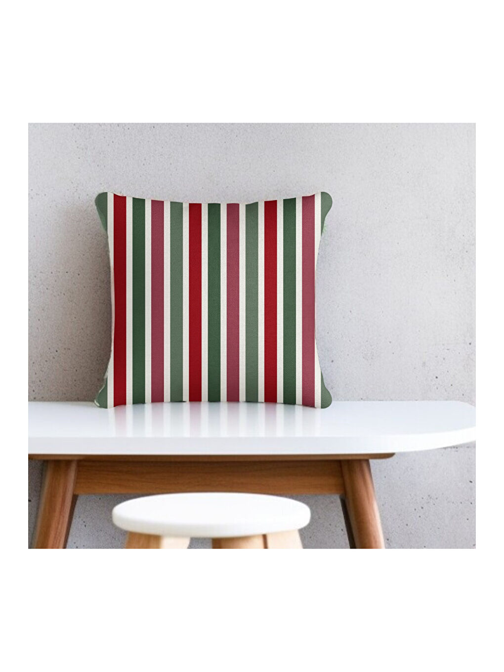 Yılbaşı Temalı Yeşil Kırmızı Çubuk Desenli Dekoratif Kırlent Kılıfı  Beyaz-43x43-1