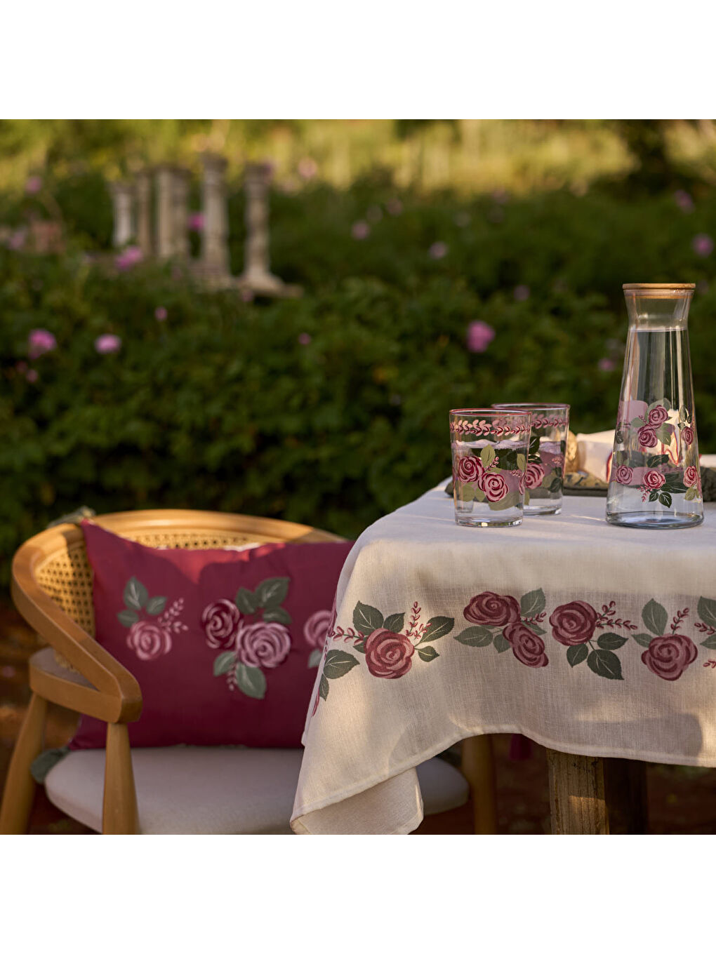 Rose Nakışlı Kırlent Kılıfı Mürdüm (35x50 cm)-1
