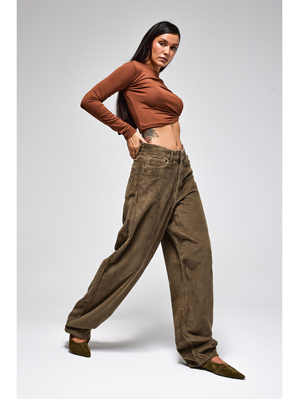 Kadın Haki Renk Cindy 26w5-82 Skater Fit Bol Kesim Kalın Fitilli Velvet Kadife Kumaş Pantolon-1