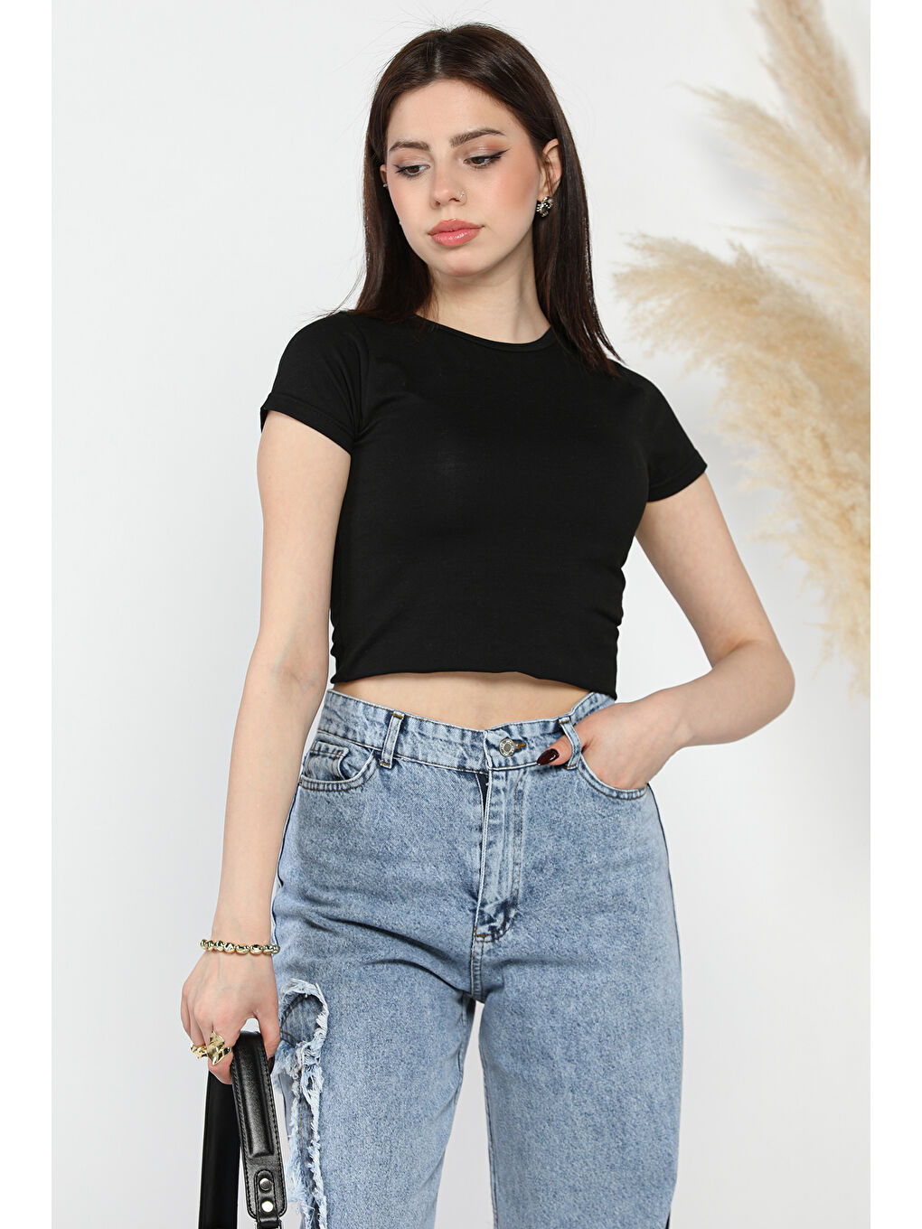 Siyah Kadın Bisiklet Yaka Tişört-1