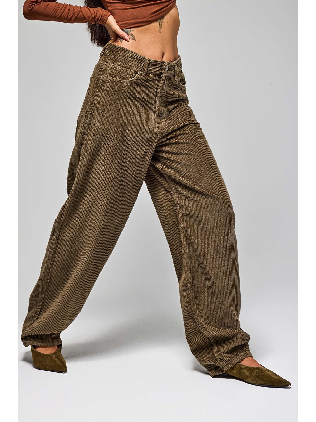 Kadın Haki Renk Cindy 26w5-82 Skater Fit Bol Kesim Kalın Fitilli Velvet Kadife Kumaş Pantolon-4