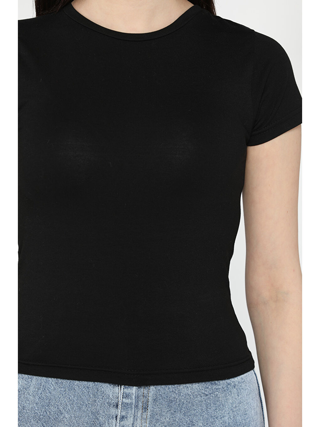 Siyah Kadın Bisiklet Yaka Tişört-3