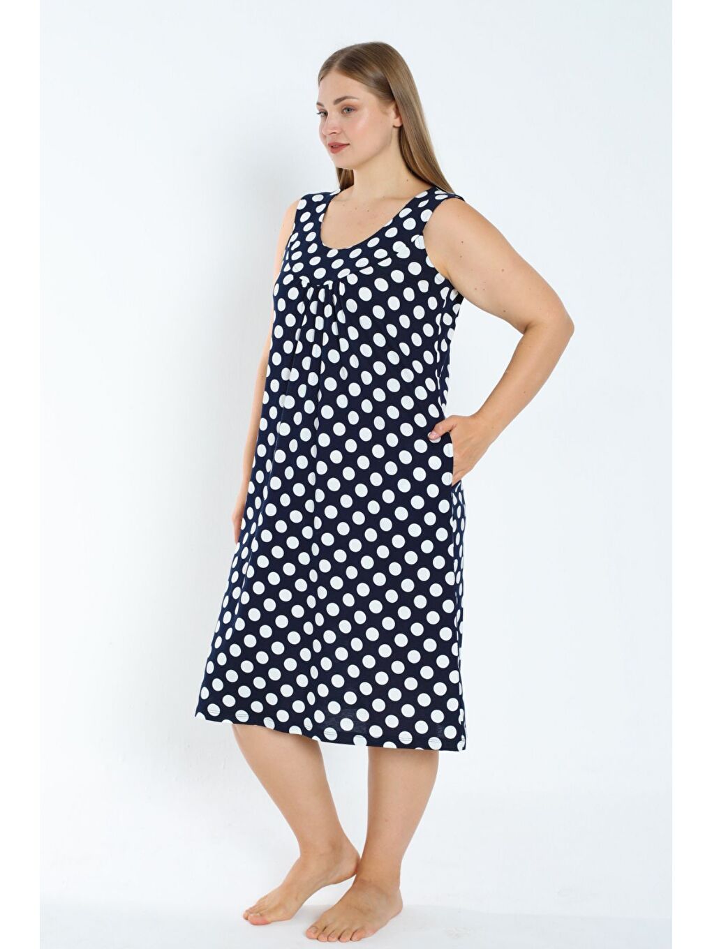 Lacivert Kadın Puantiyeli Askılı Cepli Büyük Beden Pamuklu Elbise-1