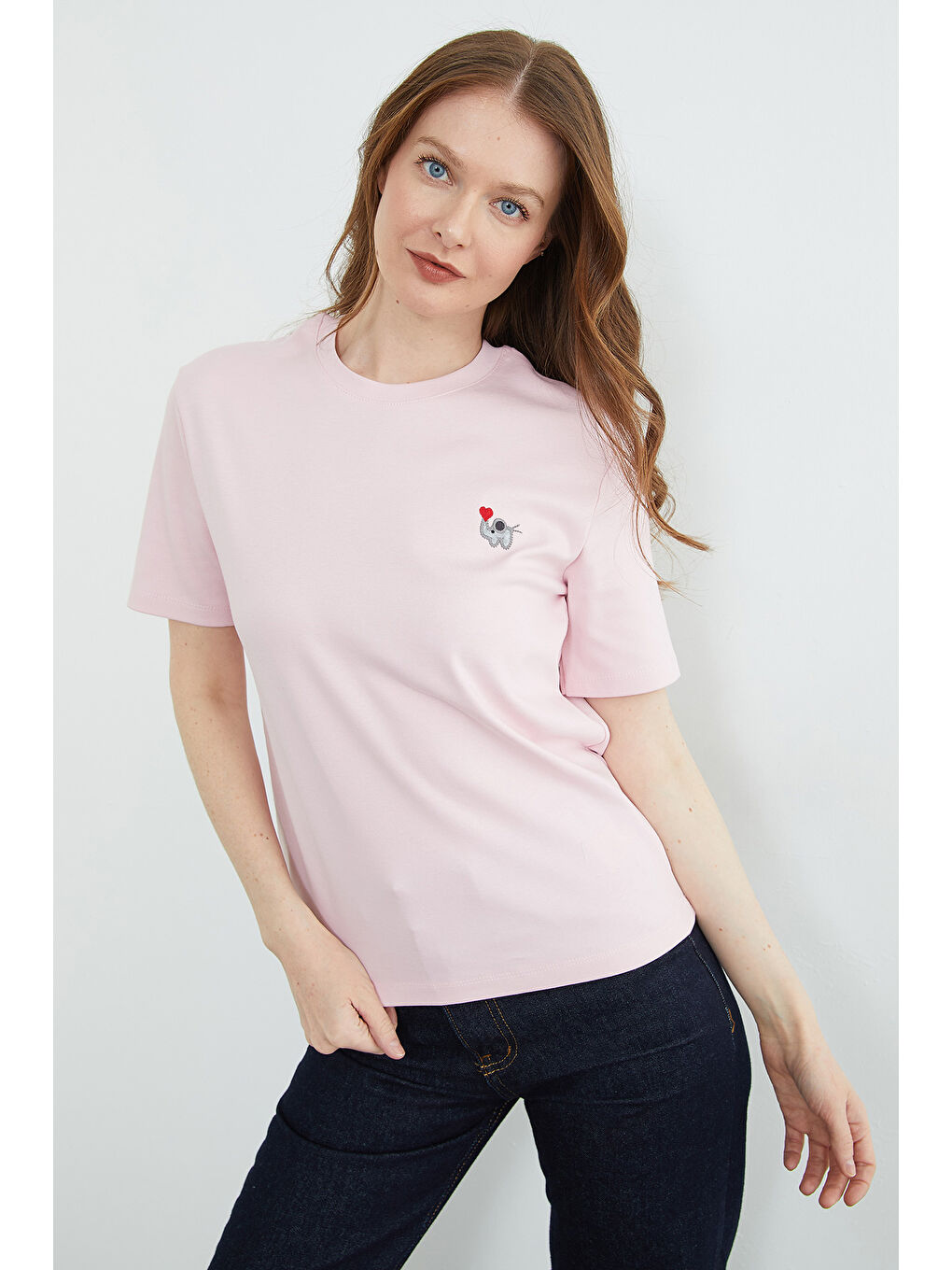 Pembe Fil Nakışlı Bisiklet Yaka Tişört-3