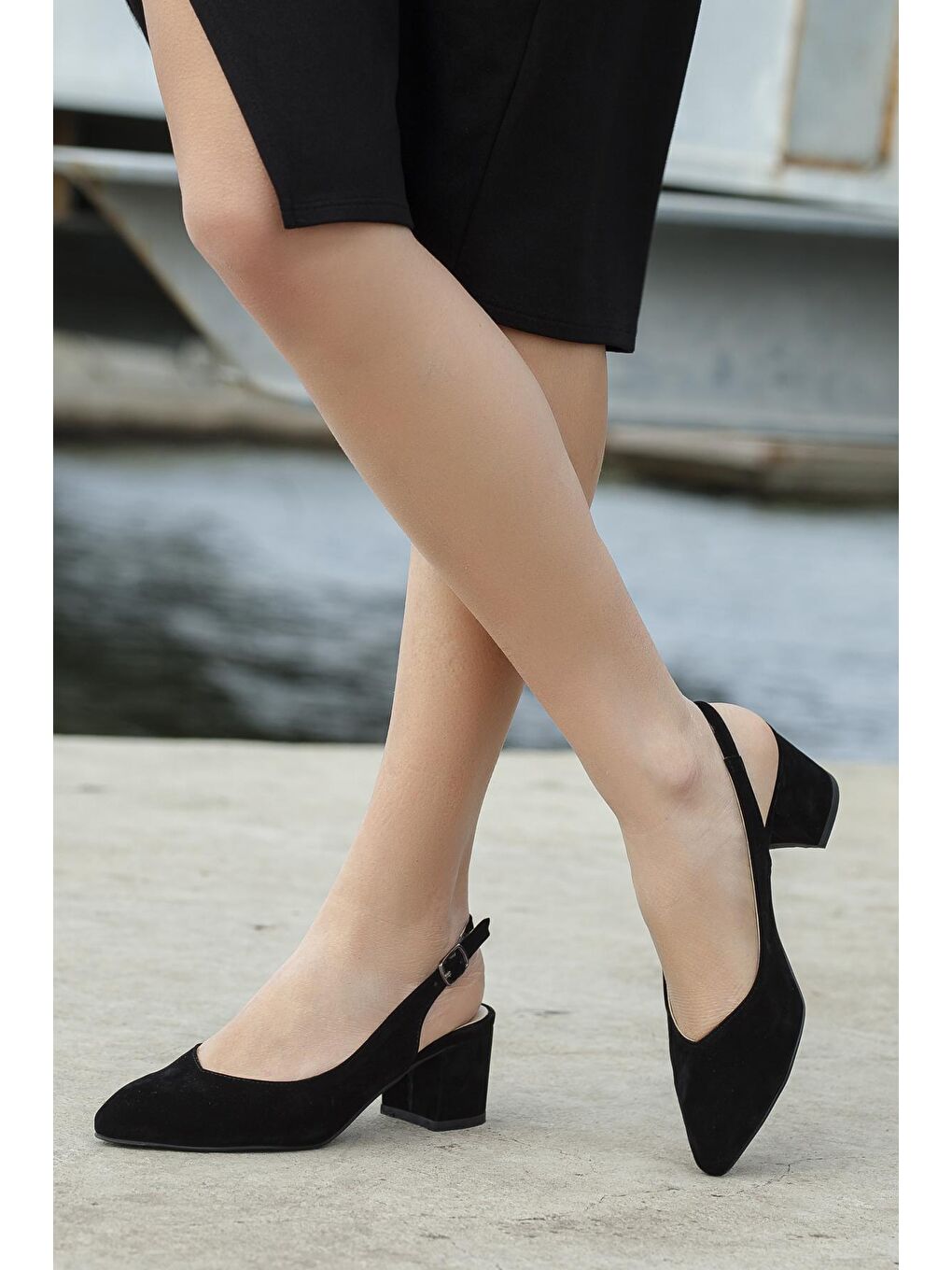 Siyah D725 Günlük Klasik Topuklu Kadın Ayakkabı-1