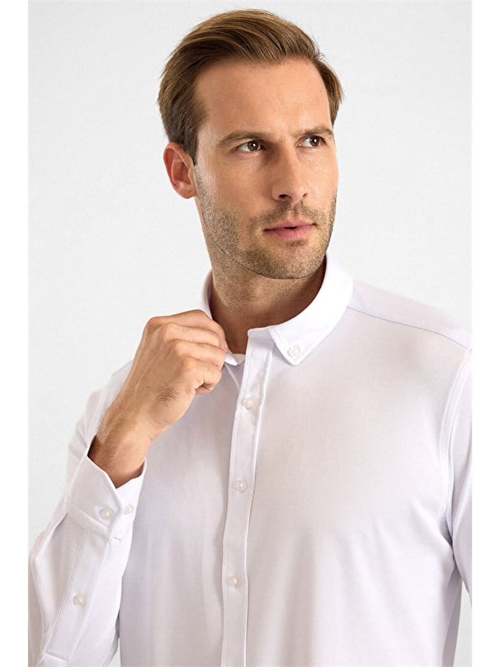 Beyaz Slim Düğmeli Yaka Manşetli Casual Gömlek-1