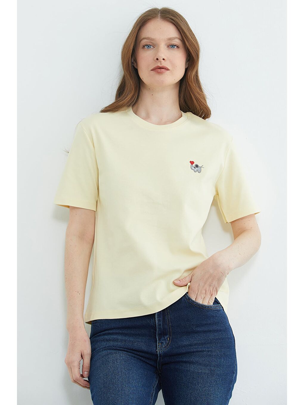 Sarı Fil Nakışlı Bisiklet Yaka Tişört-3