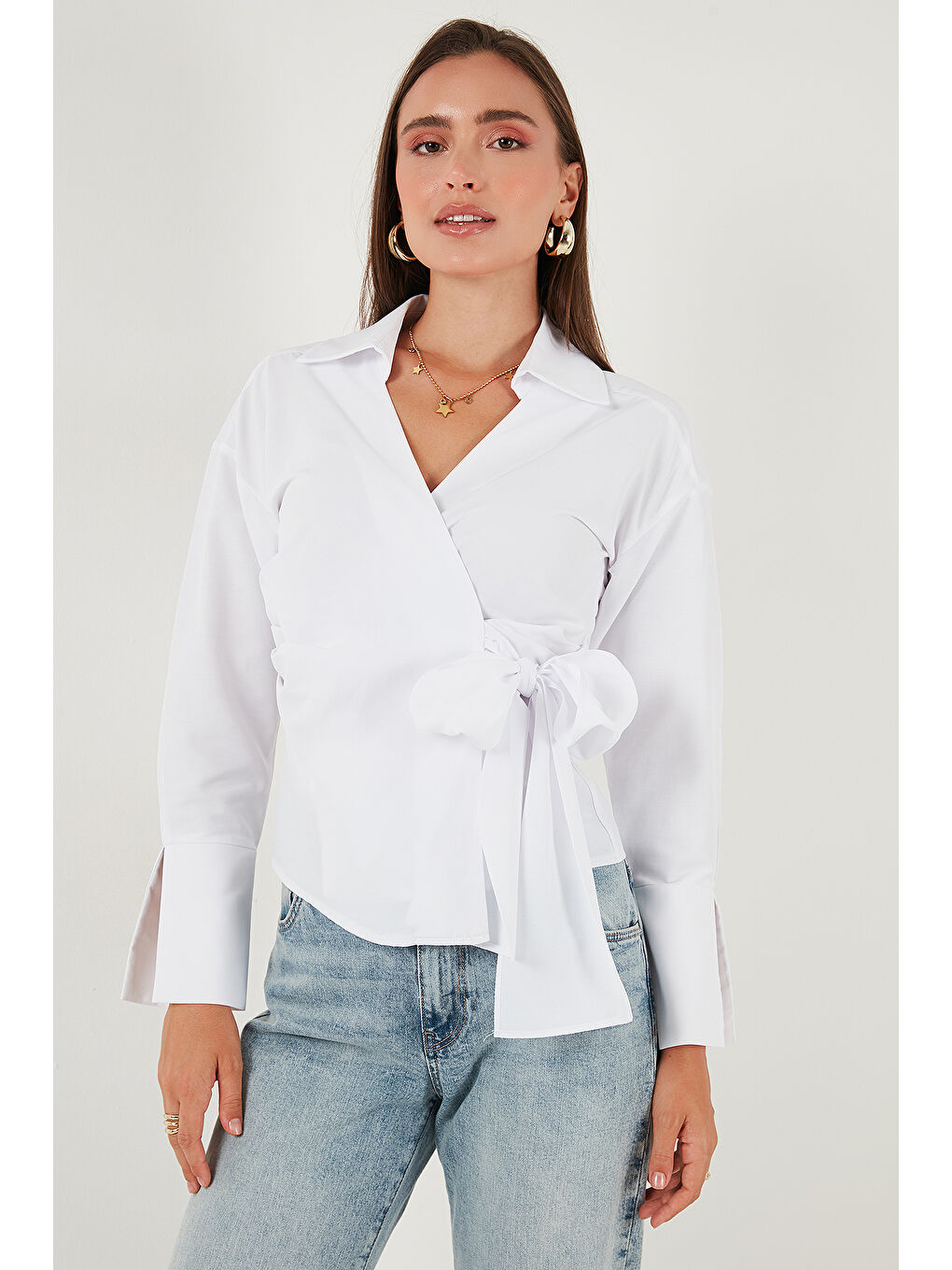 Beyaz Pamuklu Regular Fit Uzun Kollu Bağlama Detaylı Gömlek 65200538-2