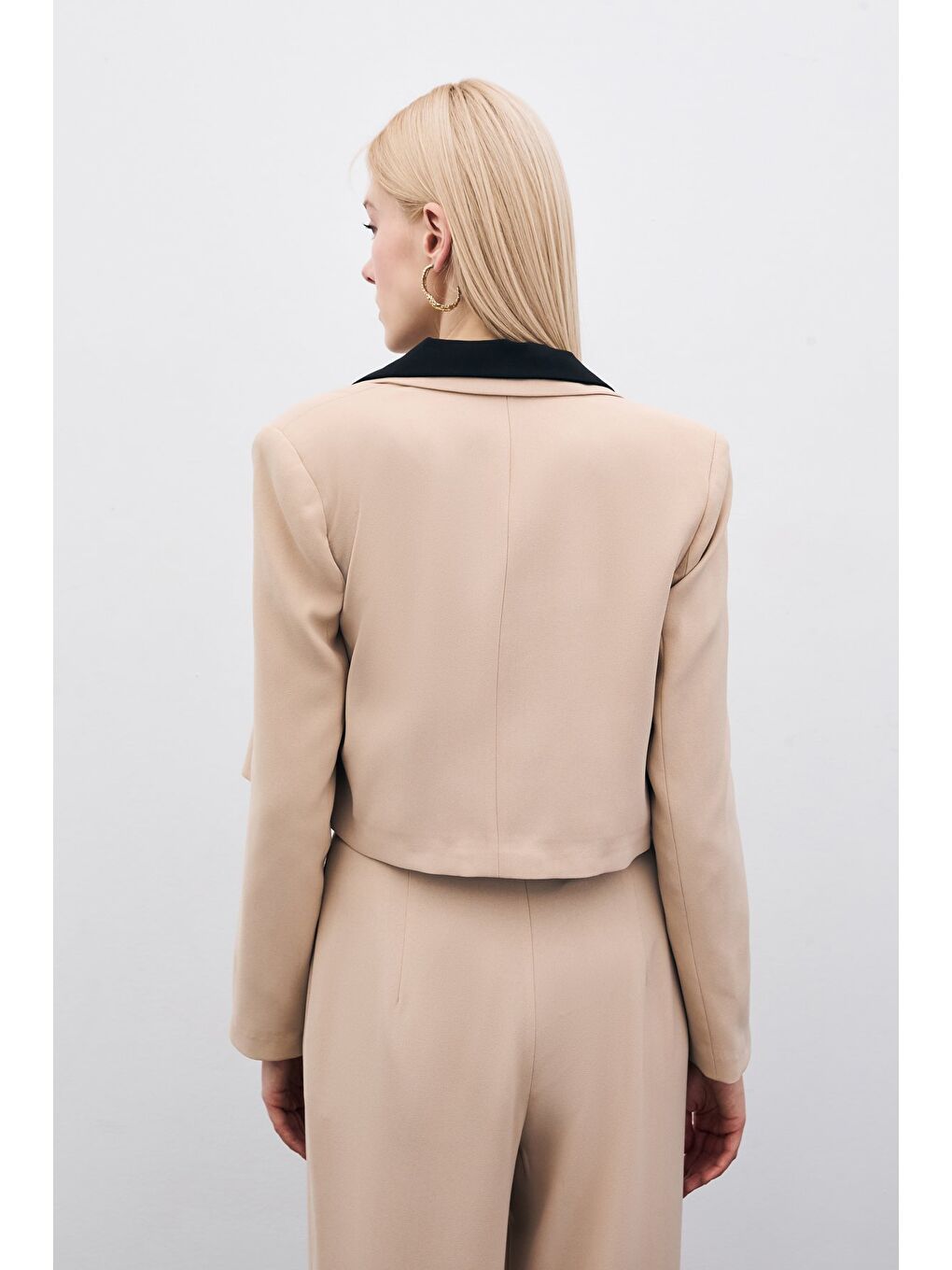 Kısa Krep Ceket - Bej-5