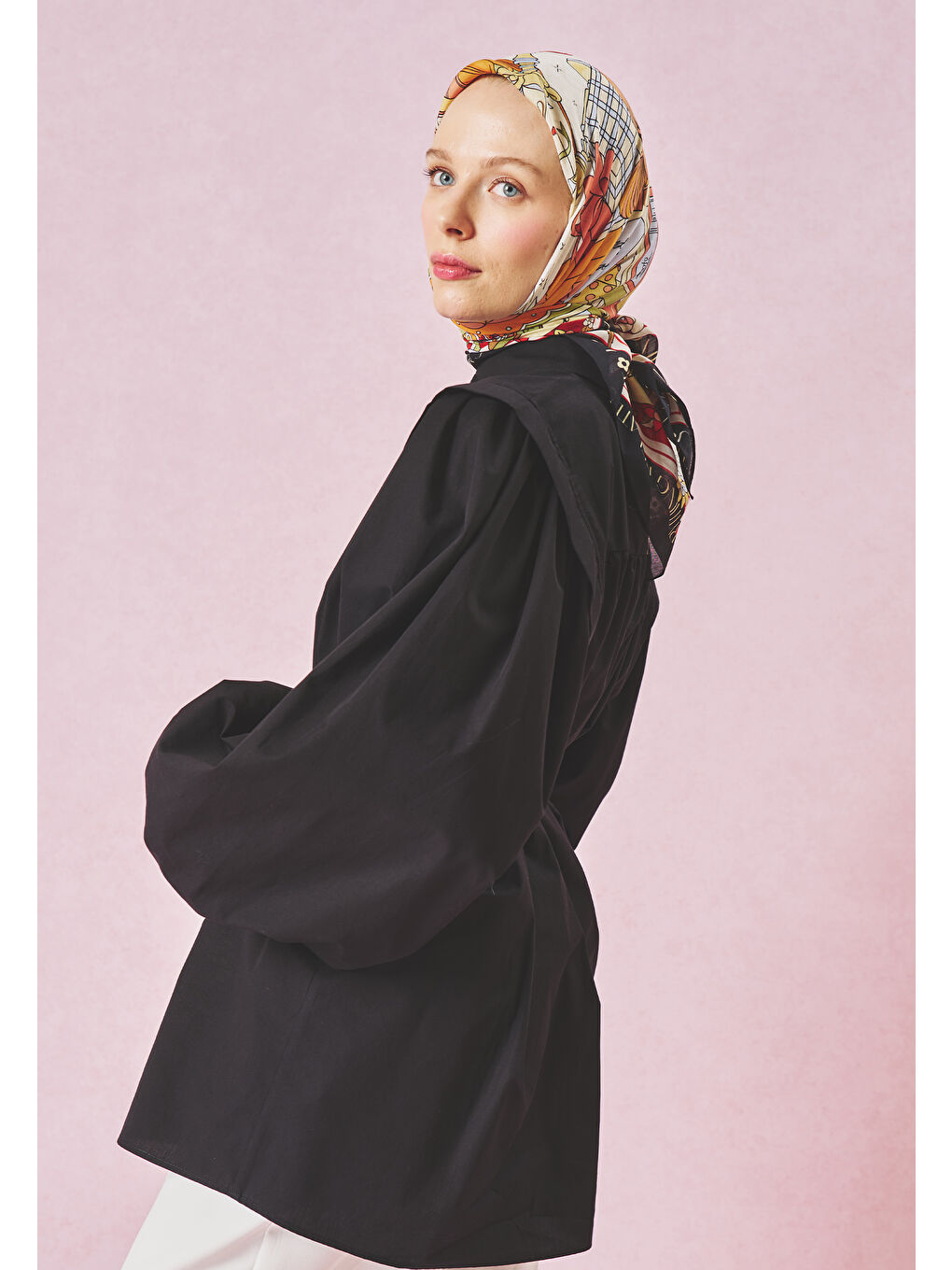 Siyah A CINDIRELLA'S DREAM DESEN FLOŞ VİSKON EŞARP BLACK SWAN-3