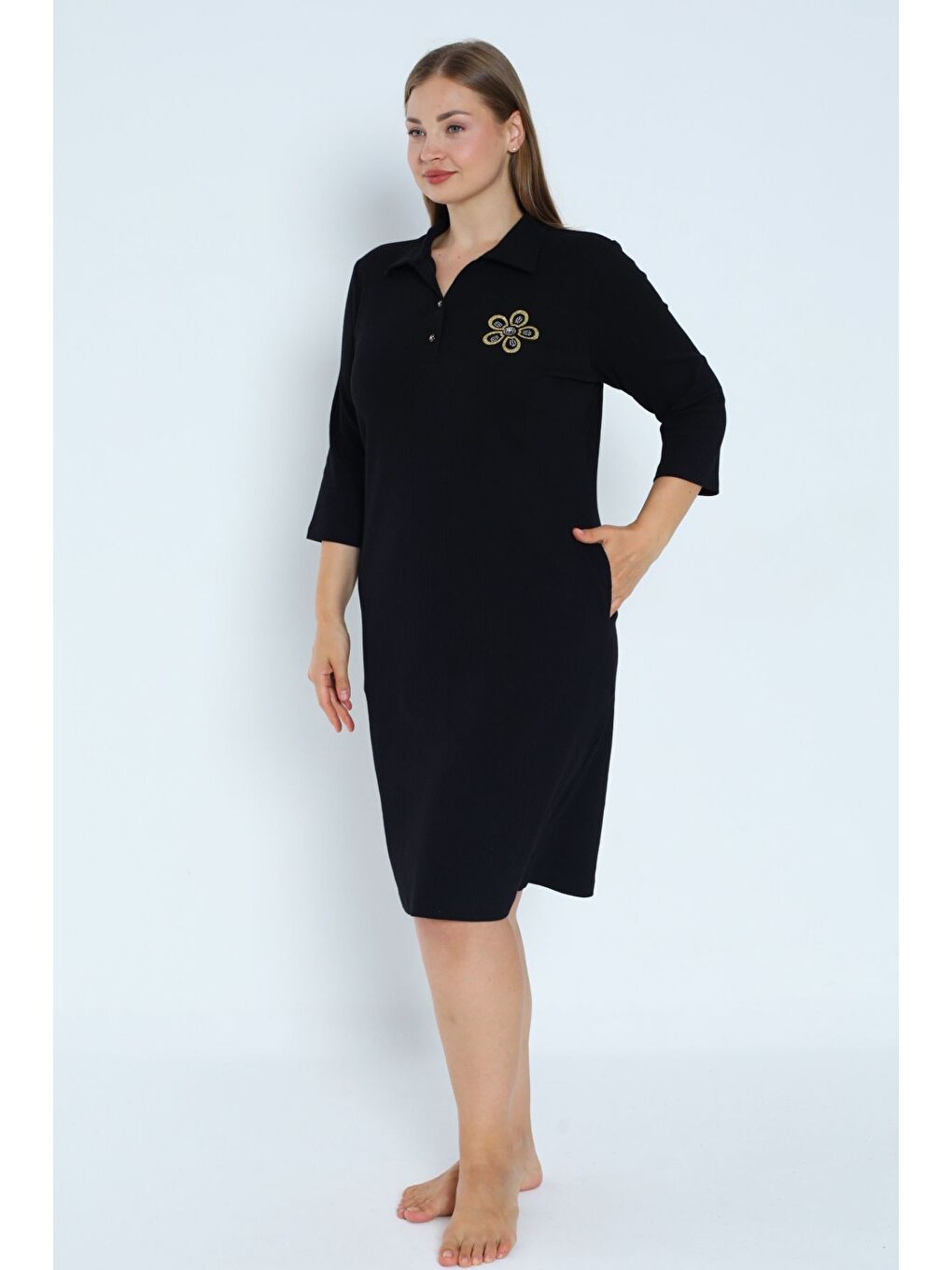 Kadın Siyah Cepli Düğmeli Taş Detaylı Pamuklu Kaşkörse Truvakar Kollu Büyük Beden Elastanlı Elbise-1