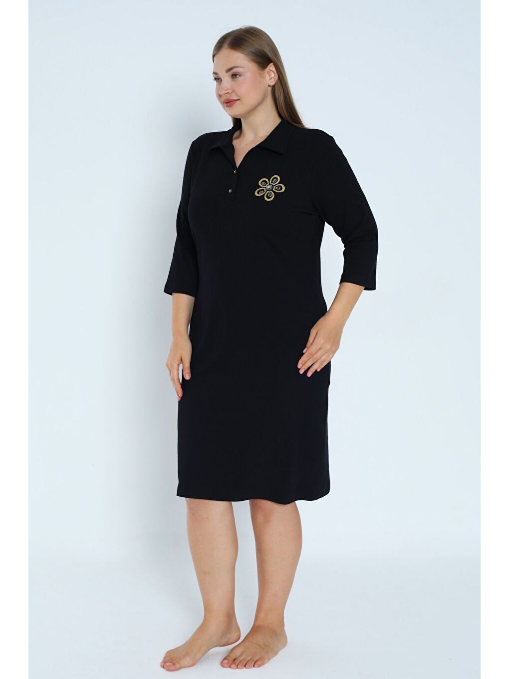 Kadın Siyah Cepli Düğmeli Taş Detaylı Pamuklu Kaşkörse Truvakar Kollu Büyük Beden Elastanlı Elbise-3