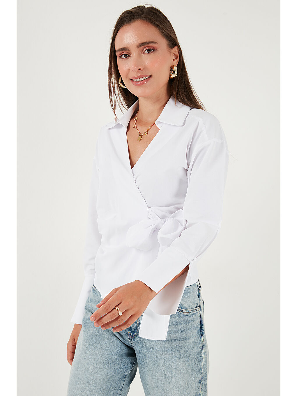 Beyaz Pamuklu Regular Fit Uzun Kollu Bağlama Detaylı Gömlek 65200538-3