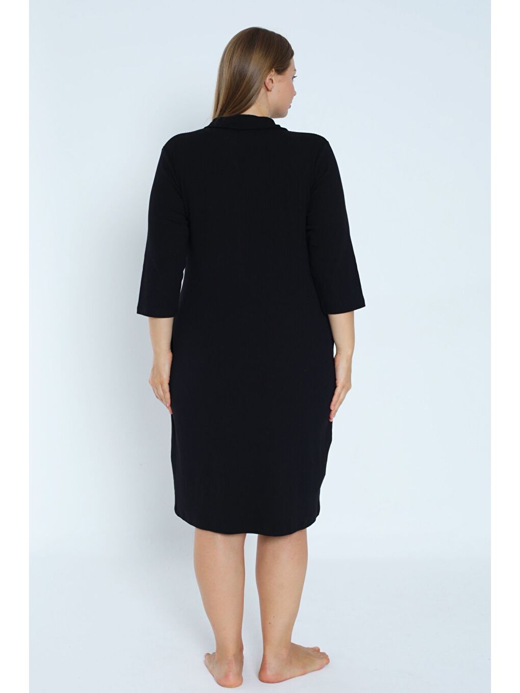 Kadın Siyah Cepli Düğmeli Taş Detaylı Pamuklu Kaşkörse Truvakar Kollu Büyük Beden Elastanlı Elbise-4