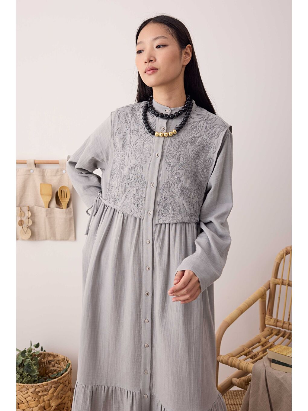 Önü Ters Rüzgarlıklı Elbise Açık Gri-1