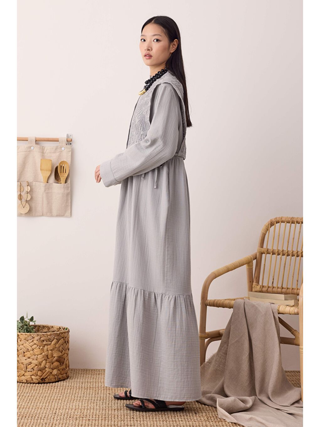 Önü Ters Rüzgarlıklı Elbise Açık Gri-2