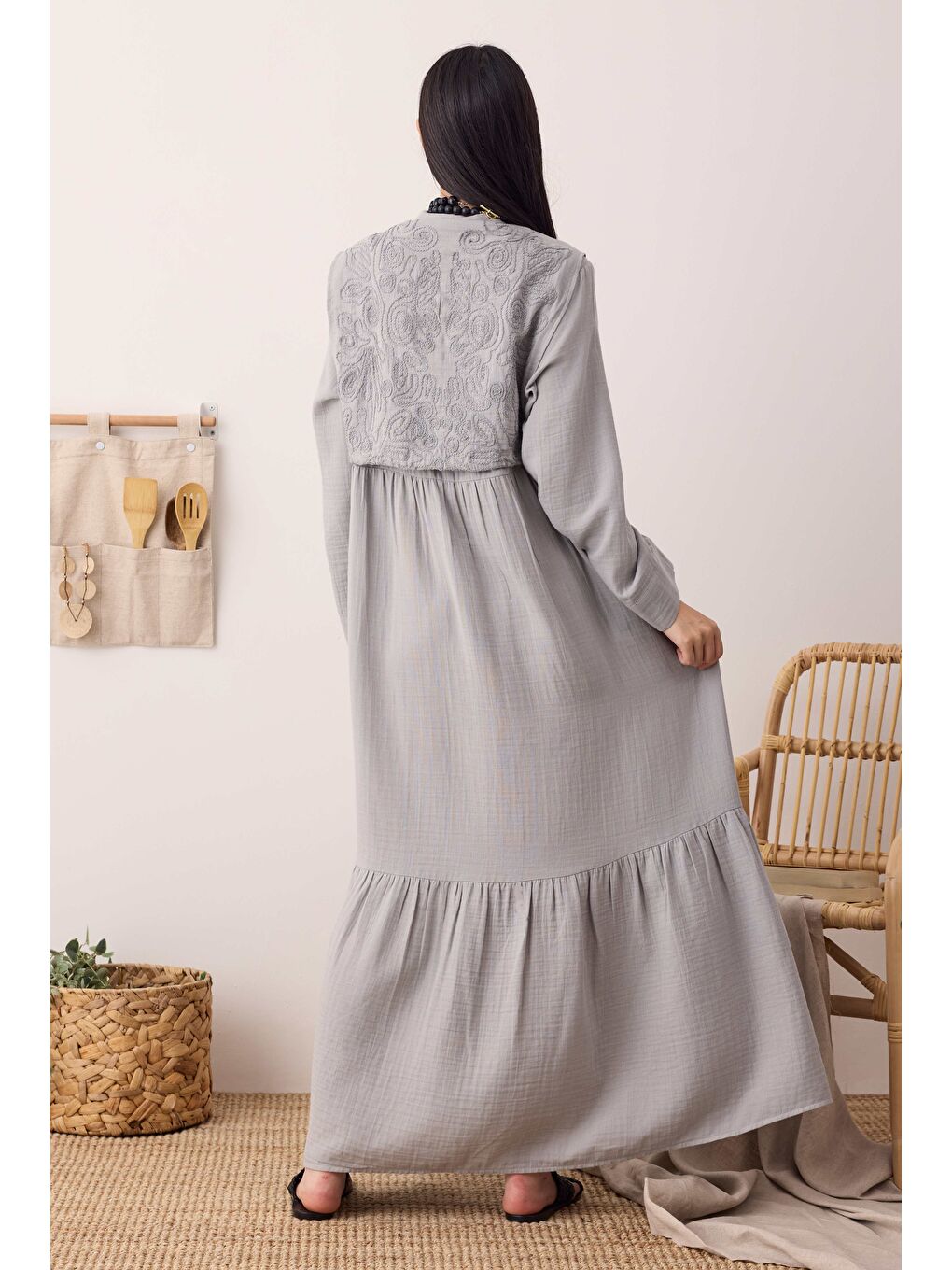 Önü Ters Rüzgarlıklı Elbise Açık Gri-3