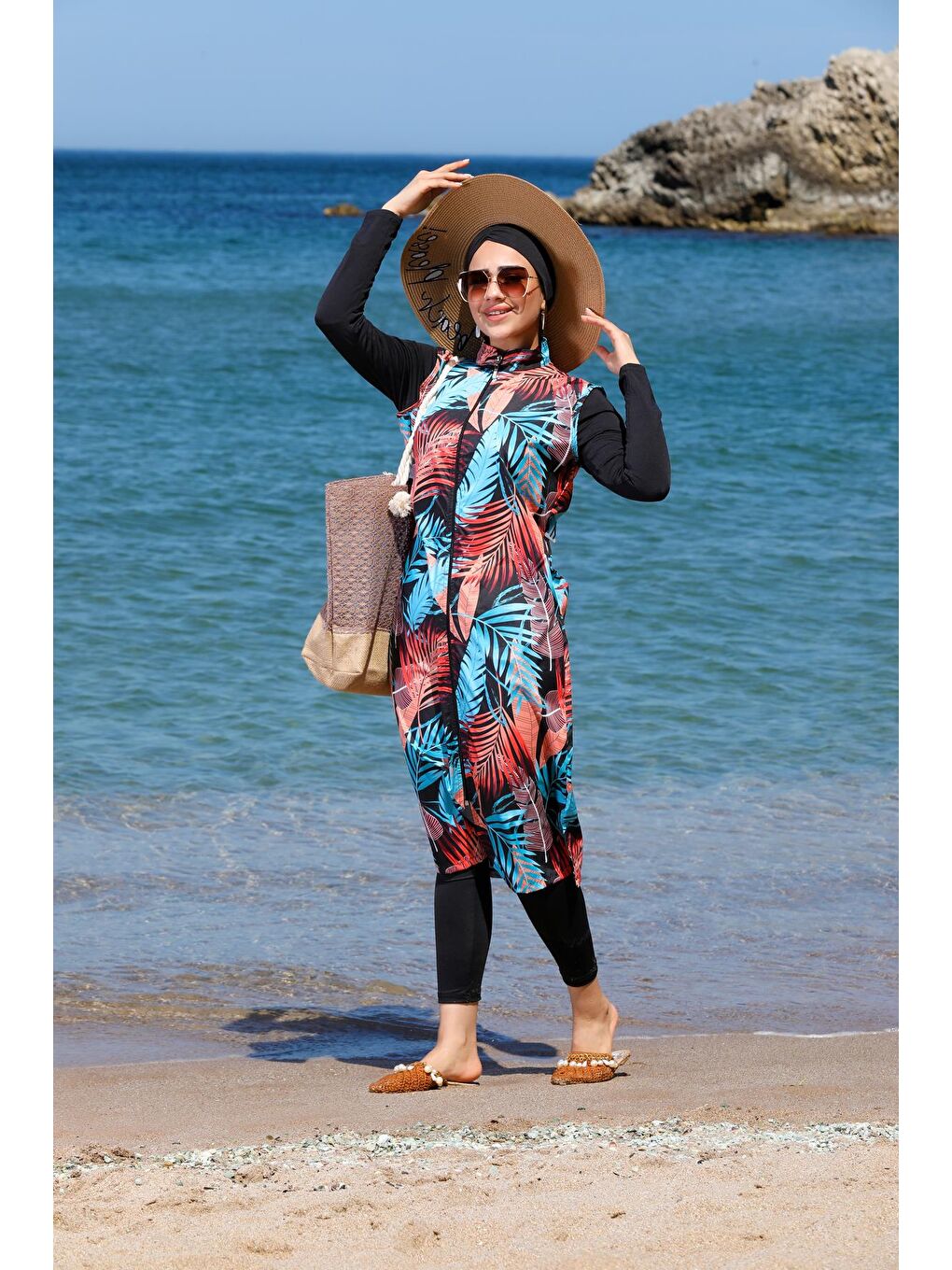 Siyah Renkli Yaprak Desen Uzun Jile Kapalı Tesettür Mayo 2366