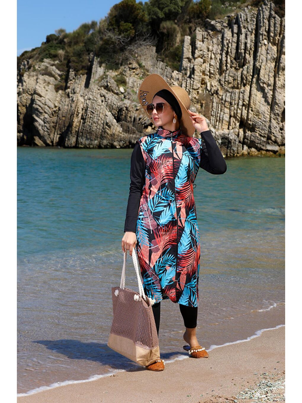 Siyah Renkli Yaprak Desen Uzun Jile Kapalı Tesettür Mayo 2366-1