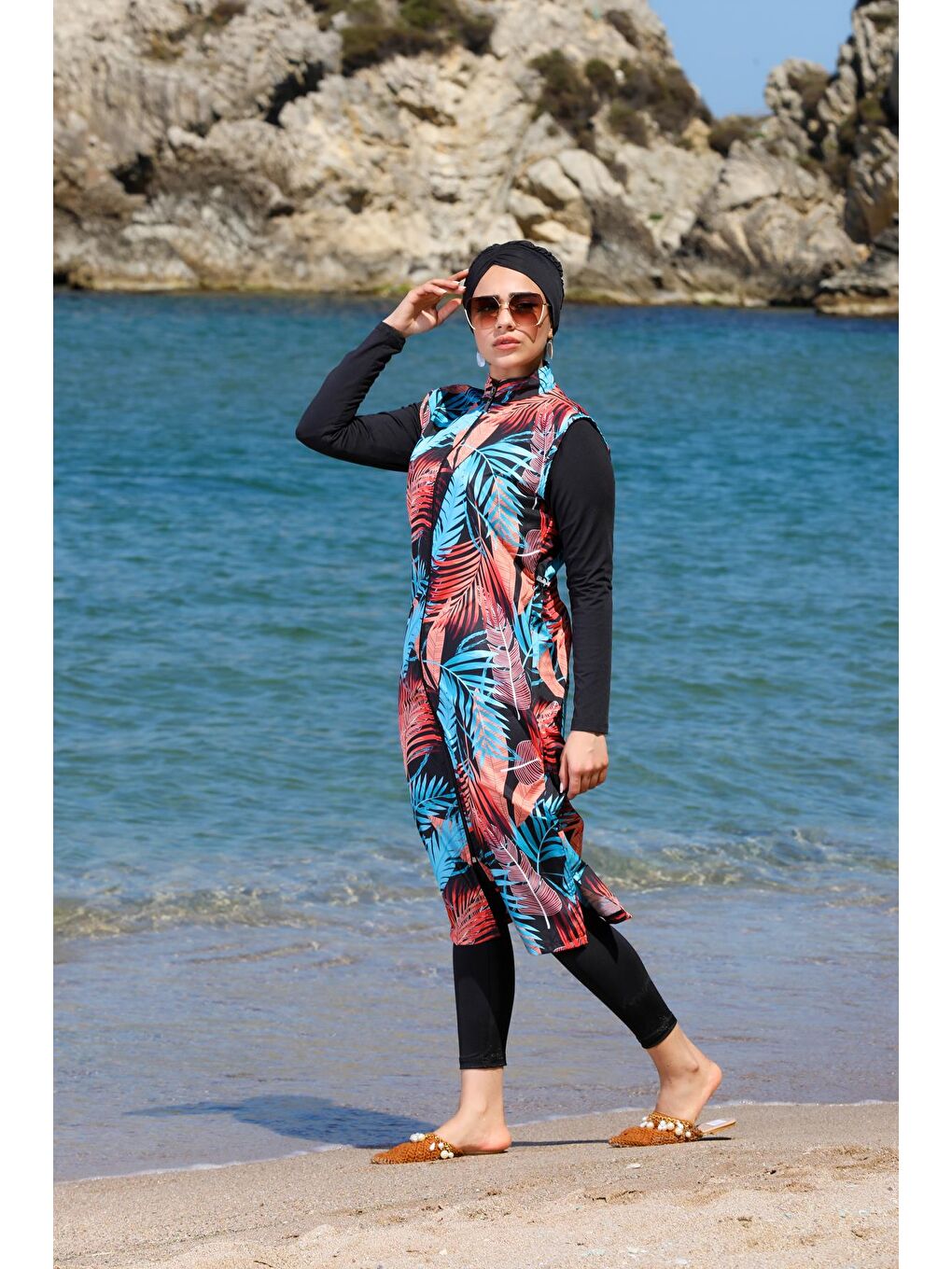 Siyah Renkli Yaprak Desen Uzun Jile Kapalı Tesettür Mayo 2366-2