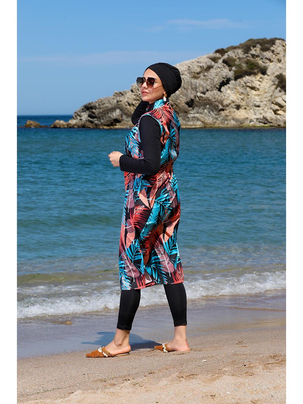 Siyah Renkli Yaprak Desen Uzun Jile Kapalı Tesettür Mayo 2366-5