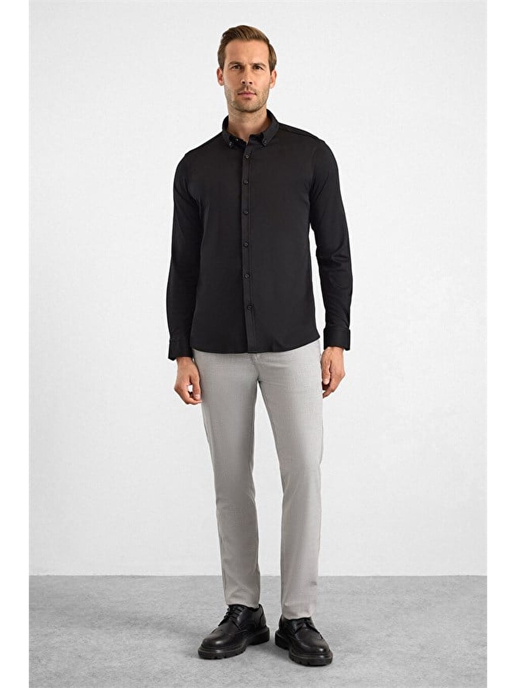 Siyah Slim Düğmeli Yaka Manşetli Casual Gömlek-3