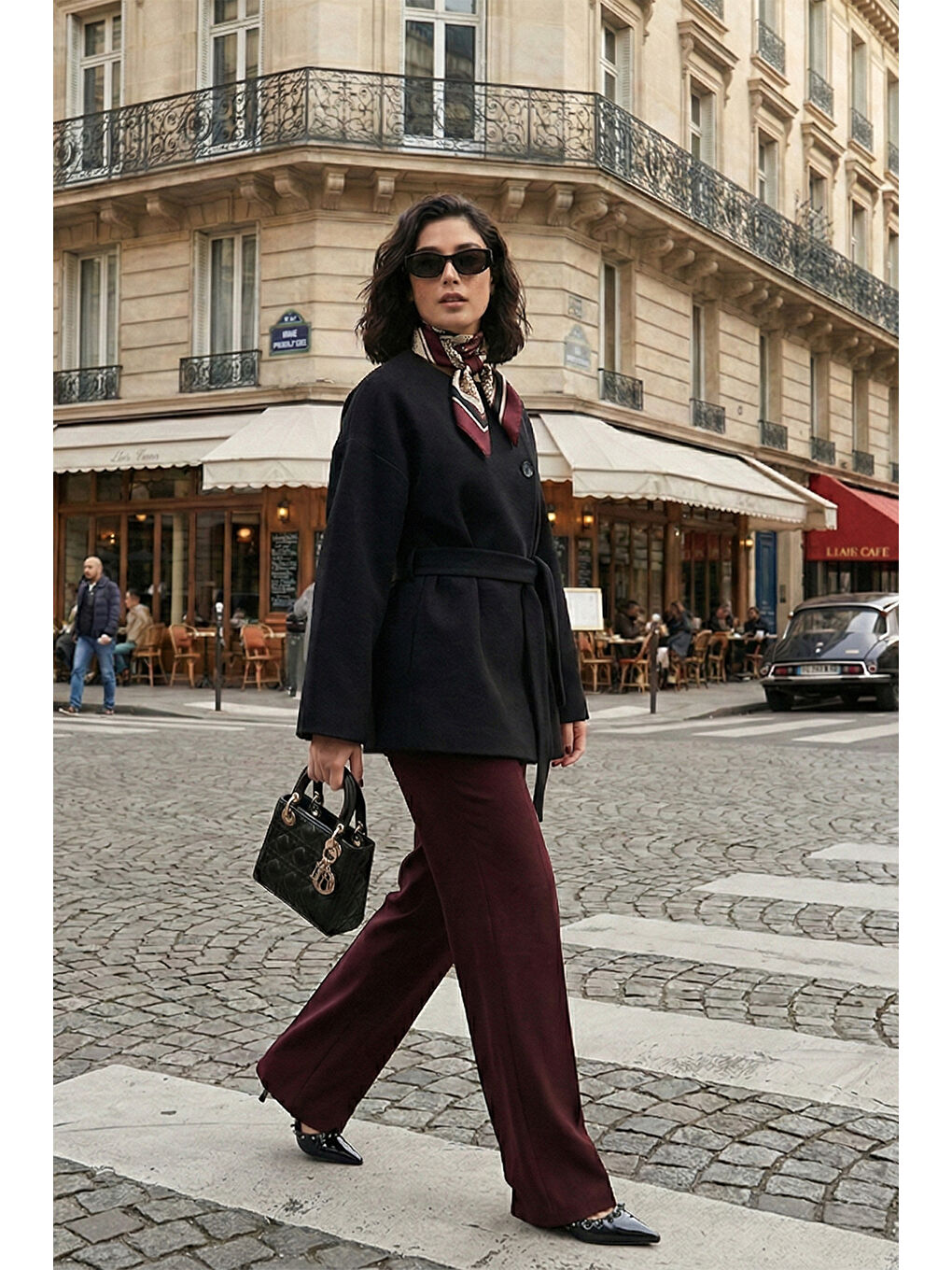 Siyah Regular Fit Bisiklet Yaka Kemer Detaylı Trençkot 6927672