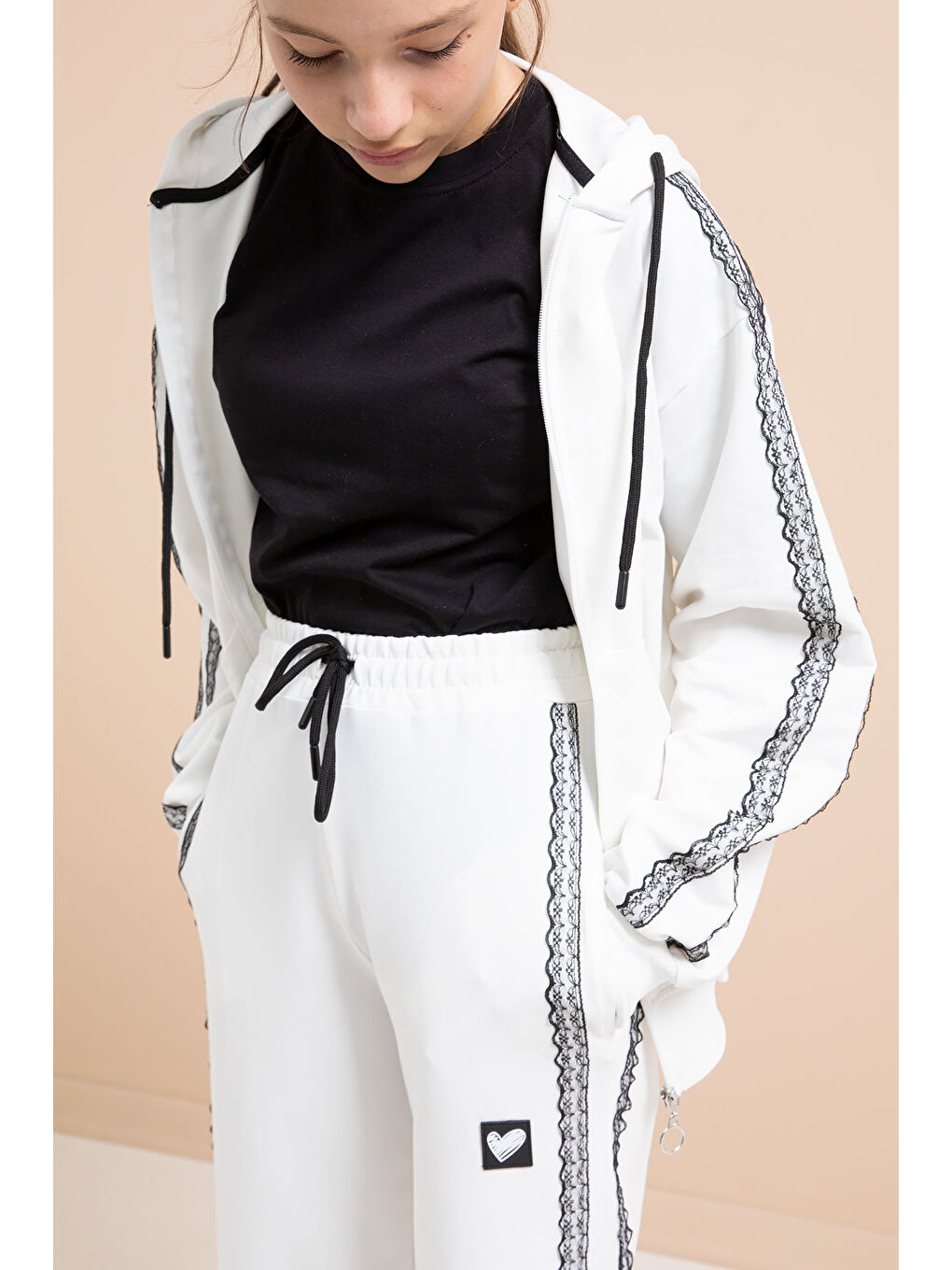 Beyaz Dantel Şeritli Hırkalı Kız Çocuk 2li Eşofman Takımı 21246-1