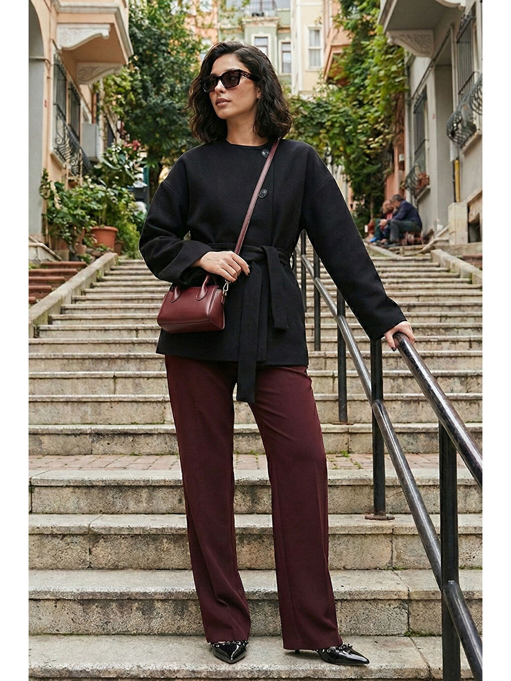 Siyah Regular Fit Bisiklet Yaka Kemer Detaylı Trençkot 6927672-1