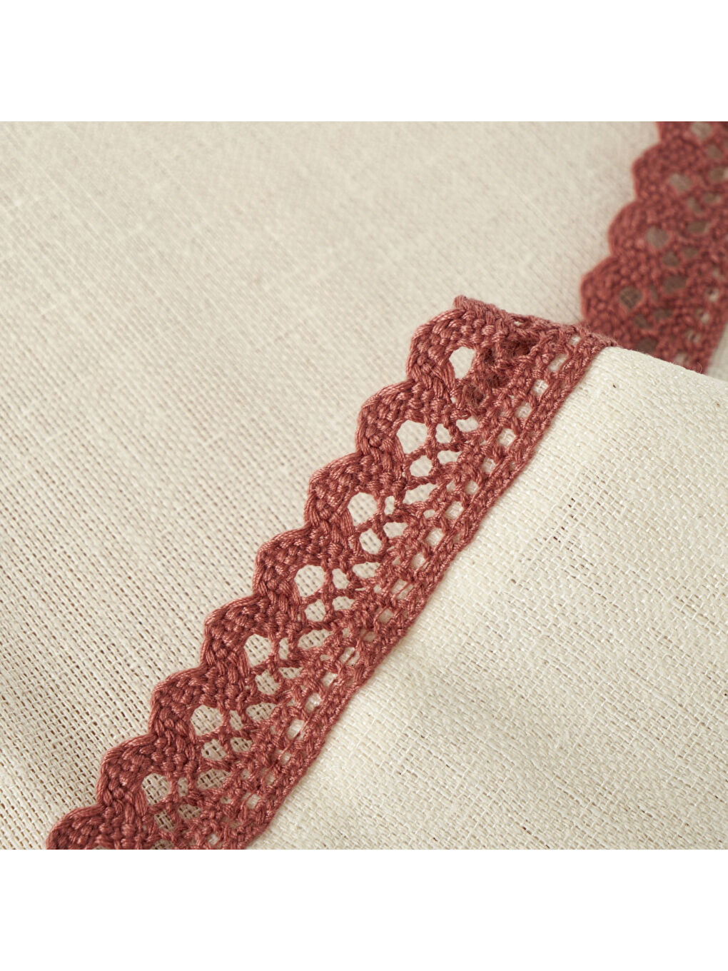 Ekru Rose Baskılı Kopanakili Runner Krem (50x150 cm)-1