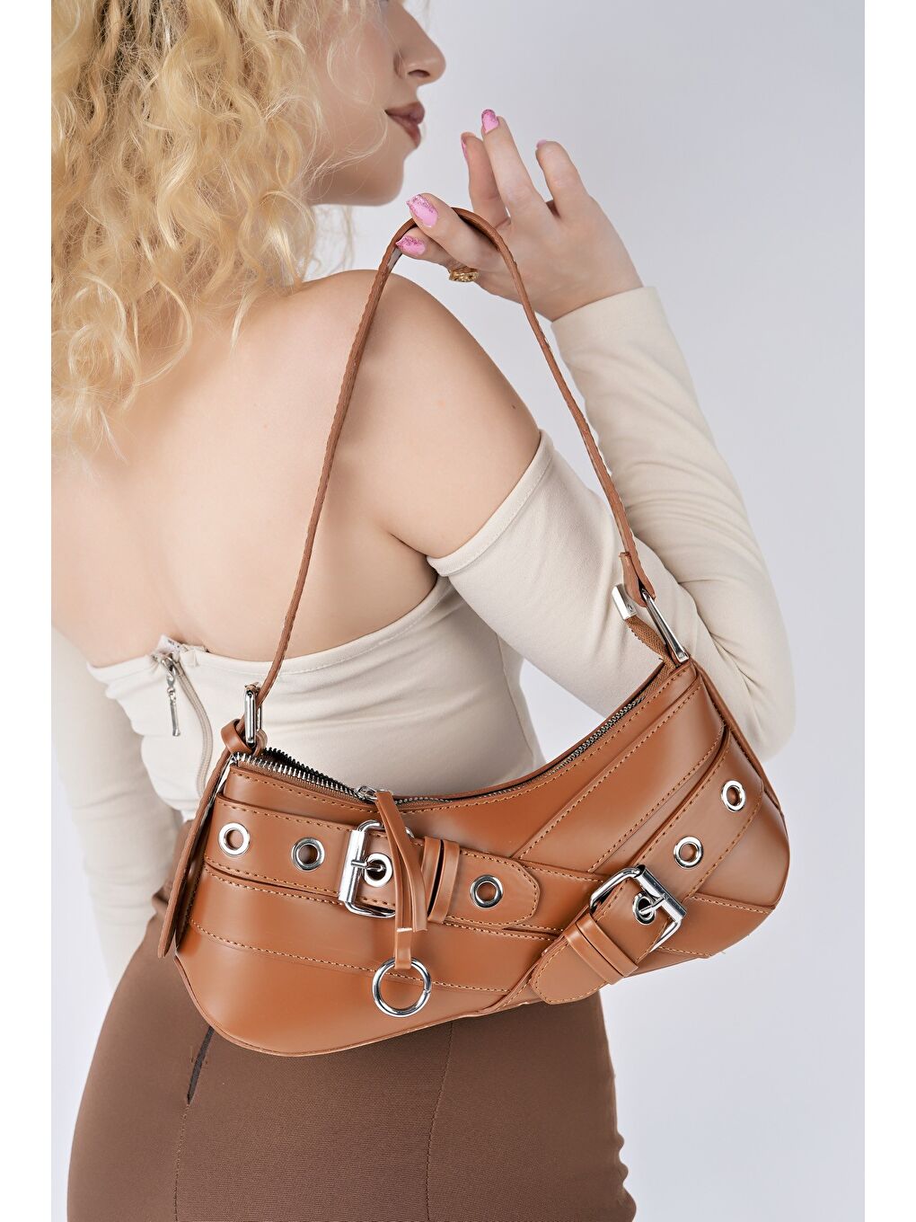 Kahverengi DOCPE Kadın Kemer Detaylı Baget Çanta-2