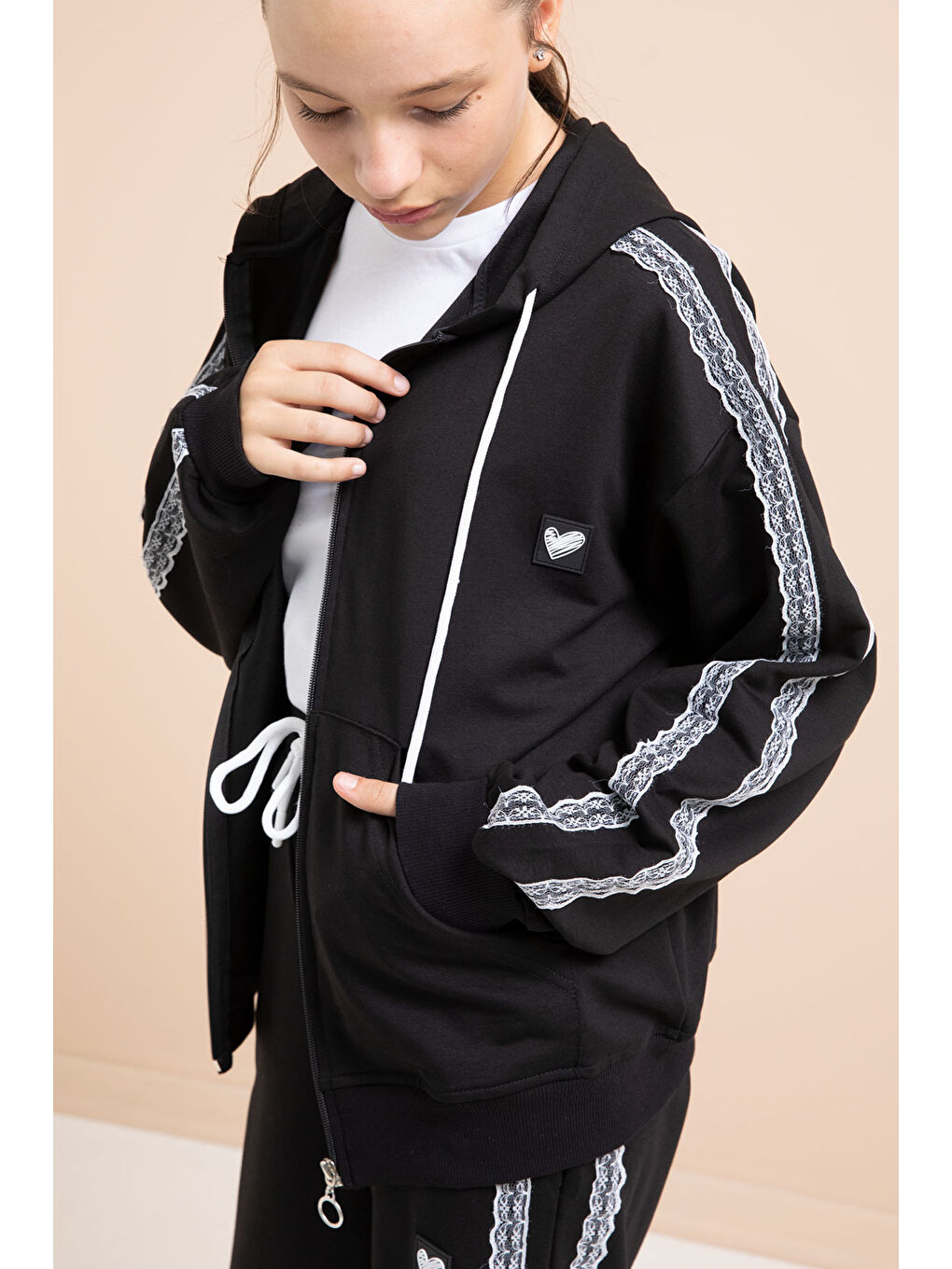 Siyah Dantel Şeritli Hırkalı Kız Çocuk 2li Eşofman Takımı 21242-1