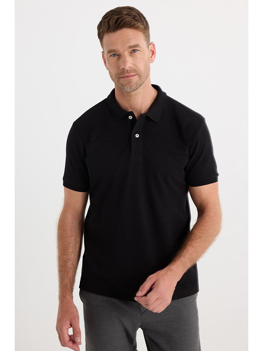 Erkek Regular Fit Klasik Kesim Pamuklu Yumuşak Dokulu Serin Tutan Kumaş Düz Siyah Polo Yaka Tişört-3