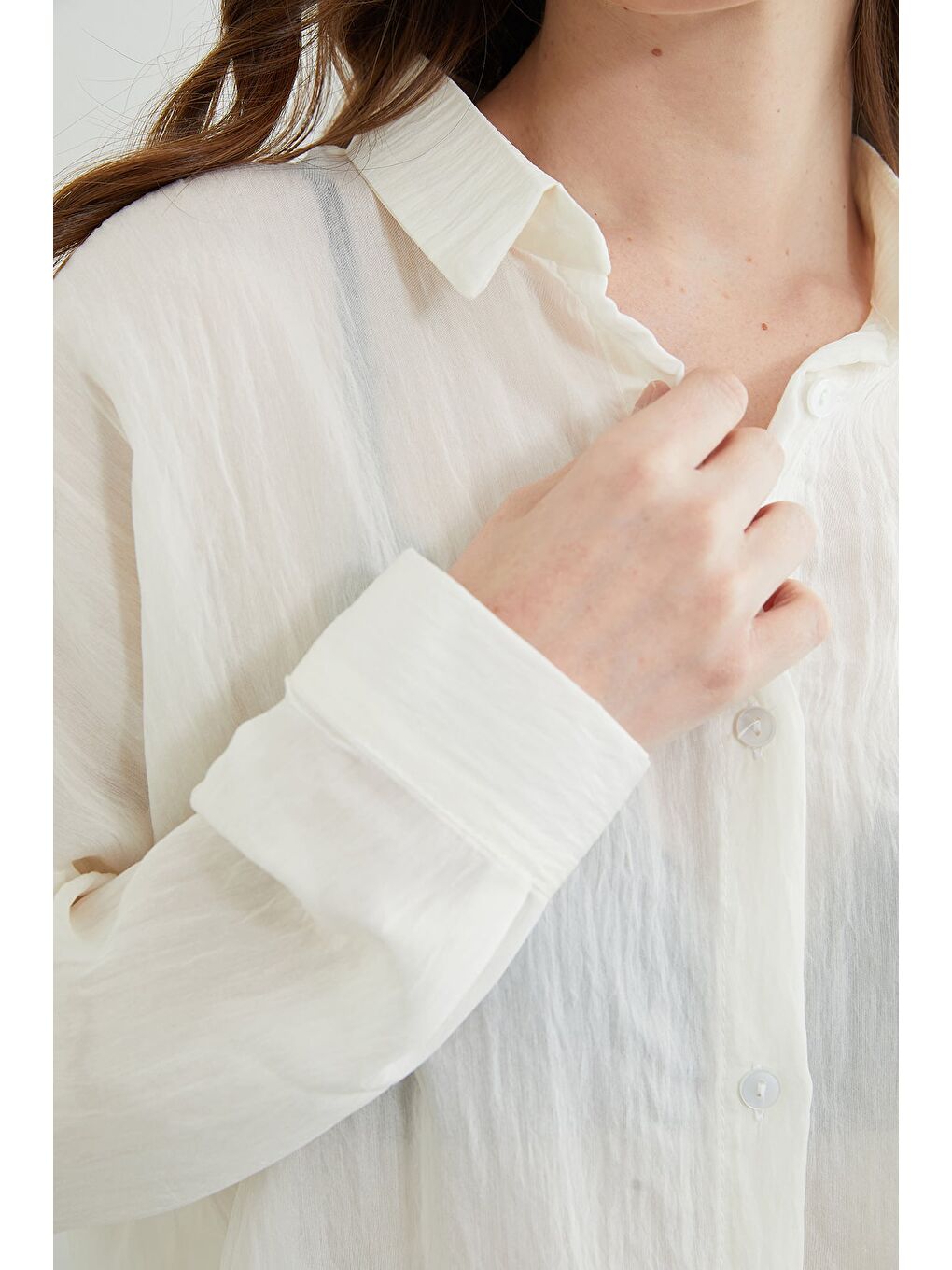 Ekru Tek Cepli Çapraz Düğmeli Oversize Gömlek-4