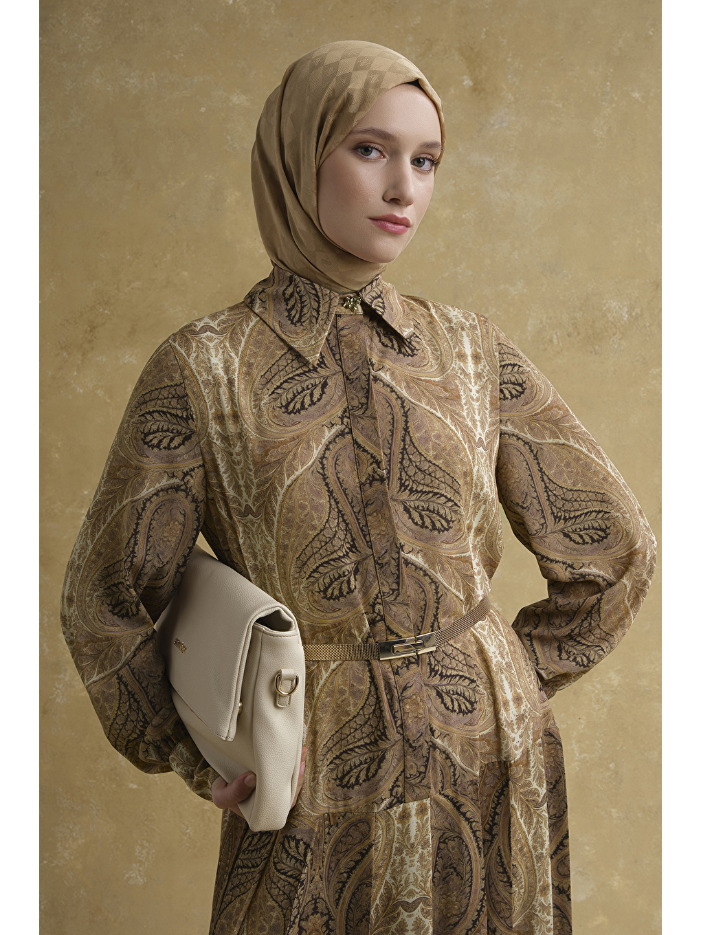 Kahverengi Şal Desenli Elbise Camel