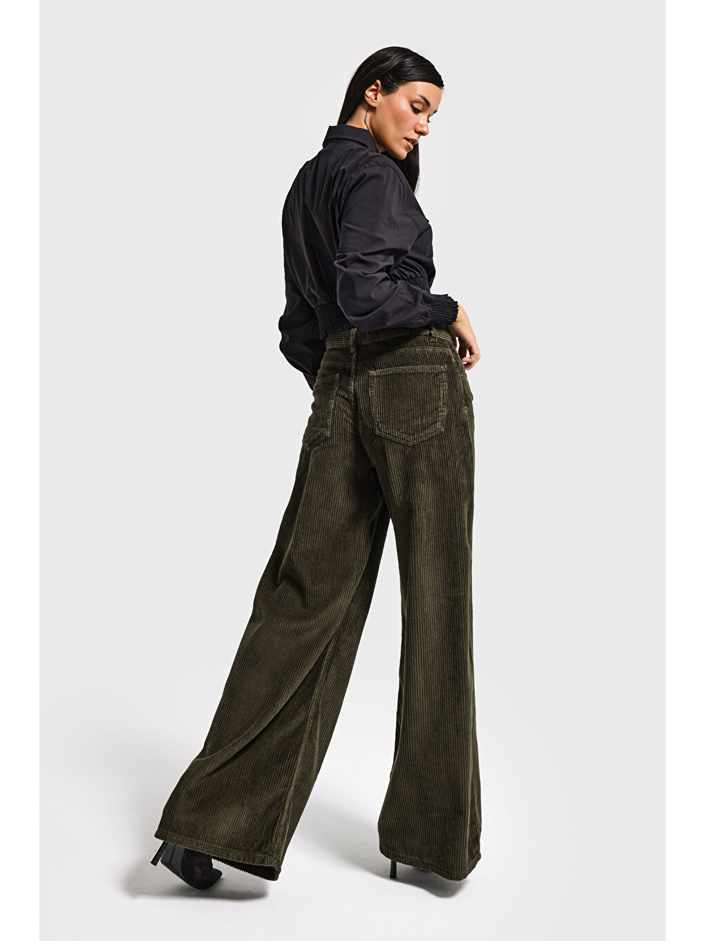 Kadın Haki Renk Hera 26w5-15 Palazzo Fit Kalın Fitilli Velvet Kadife Kumaş Pantolon-4