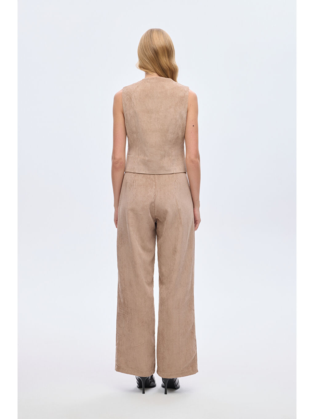 Kahverengi V Yaka Kadife Yelek Camel-4