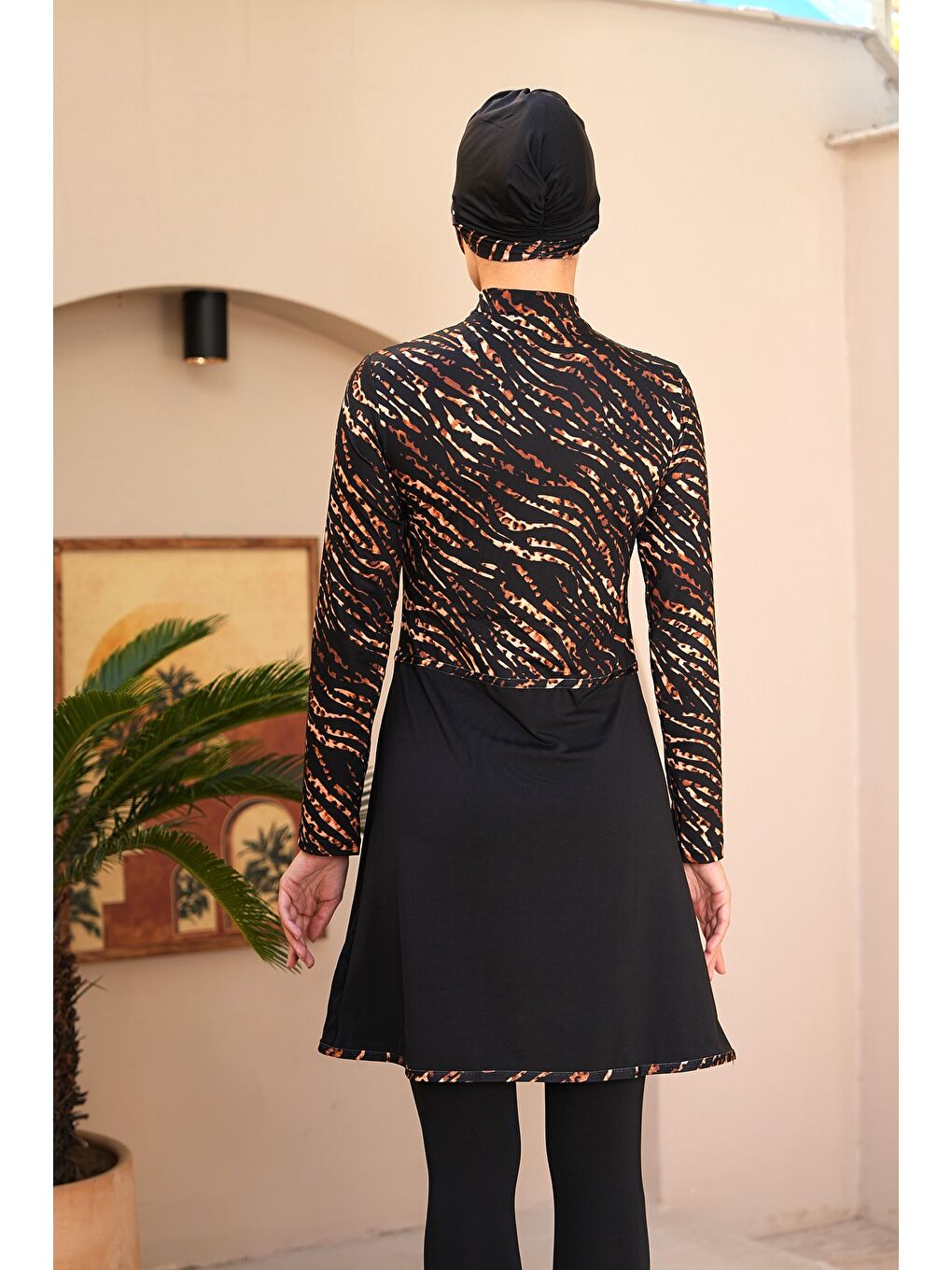 Siyah Leopar Desen Fermuarlı Pareo Model Taytlı Kapalı Tesettür Mayo 3741-4