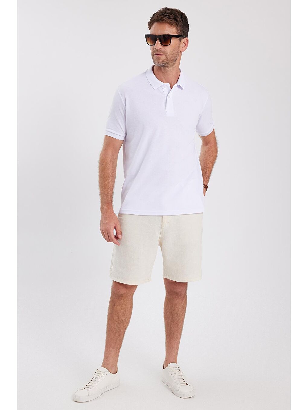 Erkek Regular Fit Klasik Kesim Pamuklu Yumuşak Dokulu Serin Tutan Kumaş Düz Beyaz Polo Yaka Tişört-3