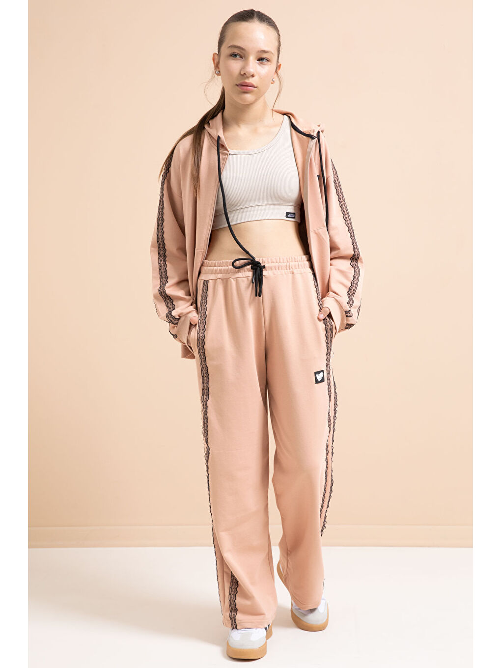 Bej Dantel Şeritli Hırkalı Kız Çocuk 2li Eşofman Takımı 21247-4